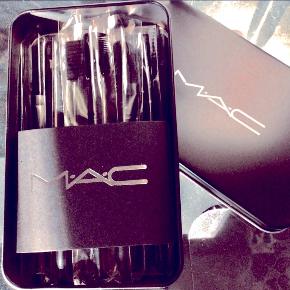 MAC BRUSH SET